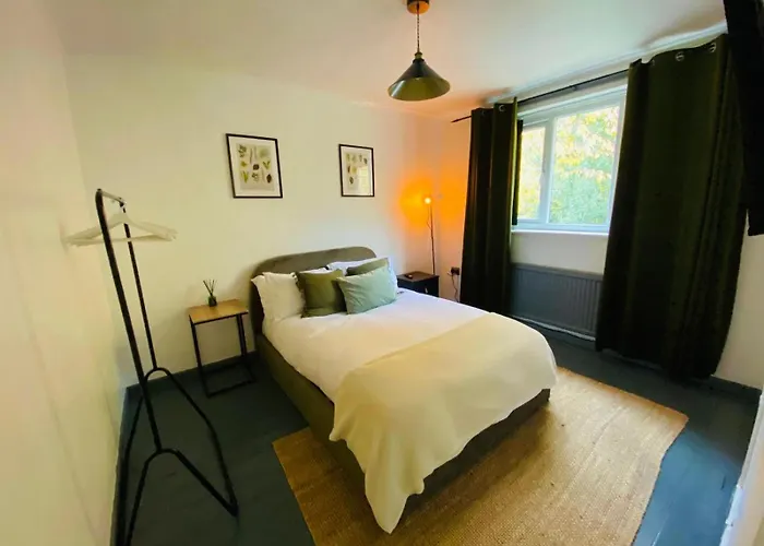 Three Bedroom House In Manchester
