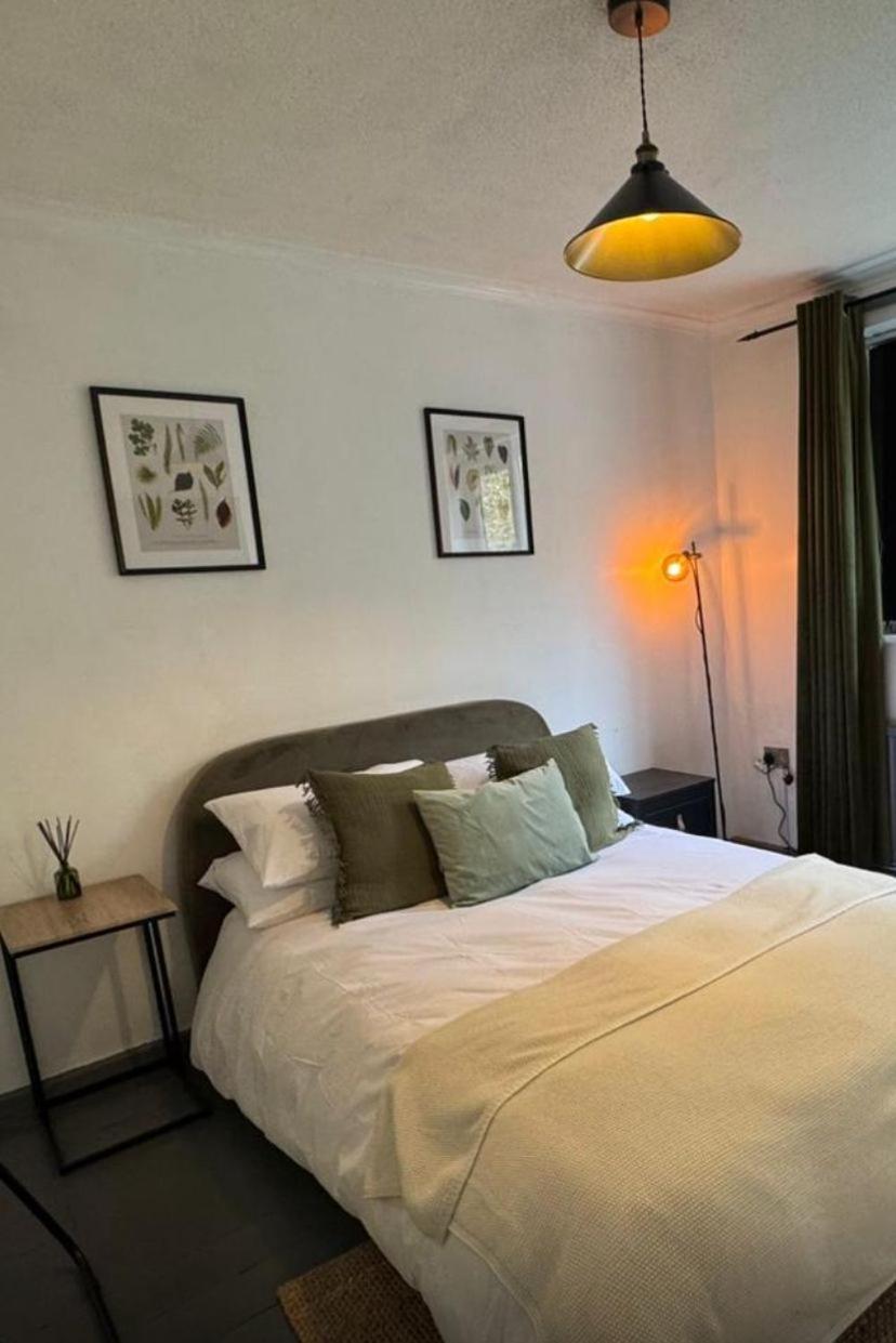 Three Bedroom House In Mánchester